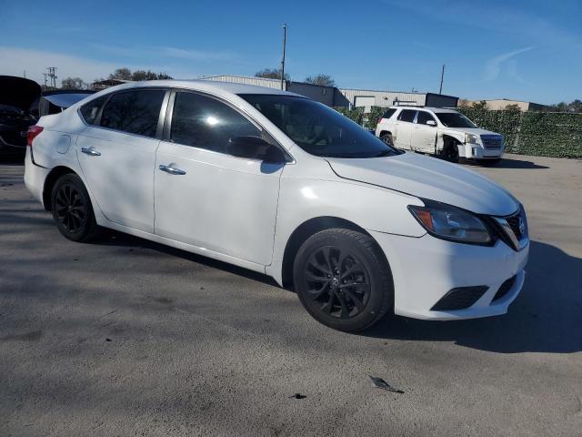 3N1AB7AP8JY348304 - 2018 NISSAN SENTRA S WHITE photo 4