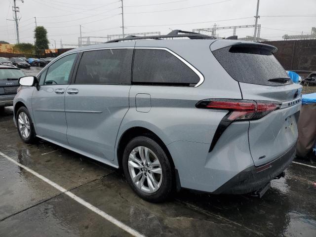 5TDASKFC0NS058156 - 2022 TOYOTA SIENNA XLE GRAY photo 2