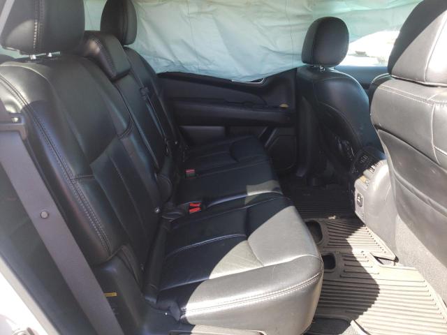 5N1DR2MM8HC905110 - 2017 NISSAN PATHFINDER S 银色 照片 10