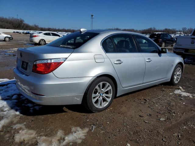 WBANV93509C132414 - 2009 BMW 535 XI SILVER photo 3