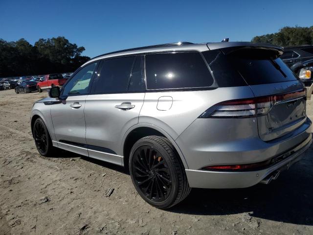 5LM5J7WCXPGL07375 - 2023 LINCOLN AVIATOR RESERVE SILVER photo 2