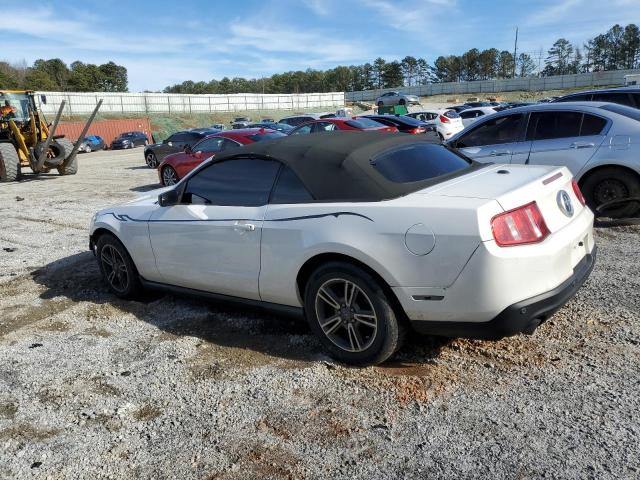 1ZVBP8EM0C5217941 - 2012 FORD MUSTANG WHITE photo 2