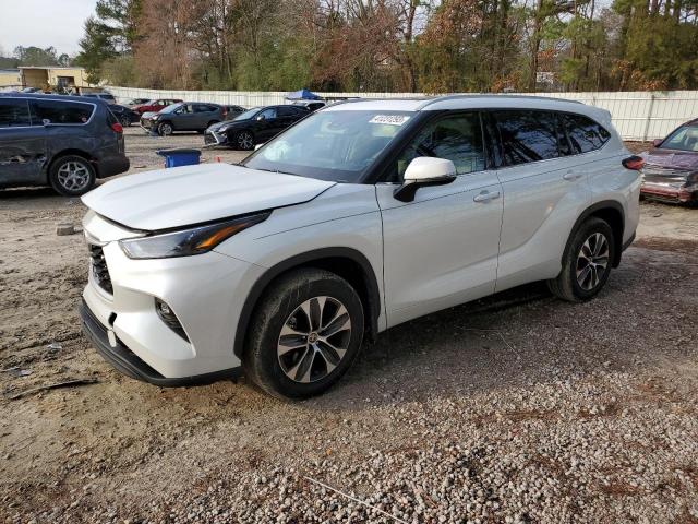 5TDGZRAH4NS134379 - 2022 TOYOTA HIGHLANDER XLE WHITE photo 1