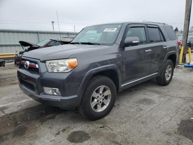 JTEBU5JR4B5055589 - 2011 TOYOTA 4RUNNER SR5 GRAY photo 1