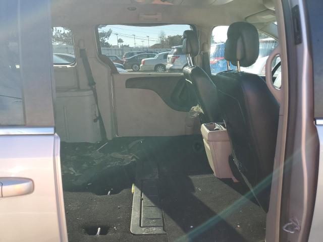 2A4RR8DG4BR734131 - 2011 CHRYSLER TOWN & COU TOURING L SILVER photo 11