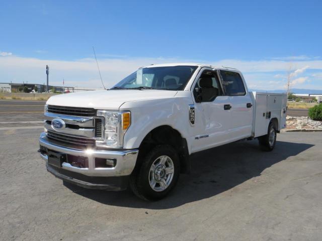 1FT8W3BT5HED00884 - 2017 FORD F350 SUPER DUTY WHITE photo 2