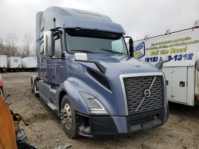 4V4NC9EH5JN901468 - 2018 VOLVO VN VNL BLUE photo 1