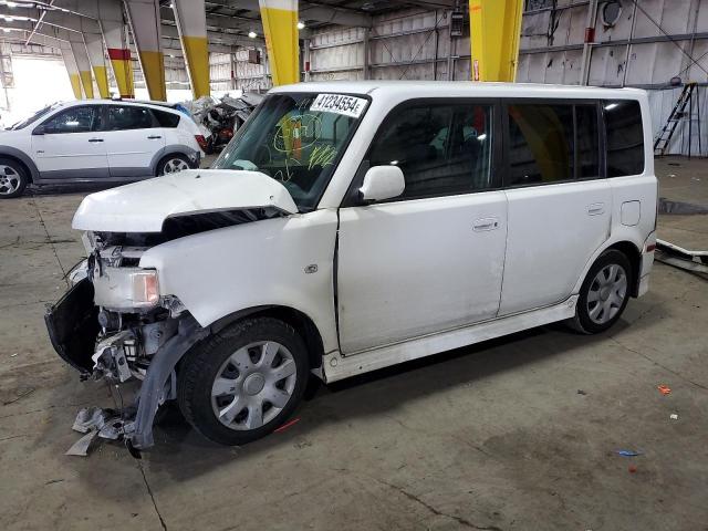 JTLKT334940142535 - 2004 TOYOTA SCION XB WHITE photo 1