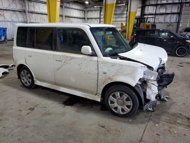 JTLKT334940142535 - 2004 TOYOTA SCION XB WHITE photo 4