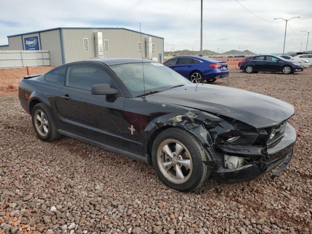 1ZVHT80N985116829 - 2008 FORD MUSTANG BLACK photo 4