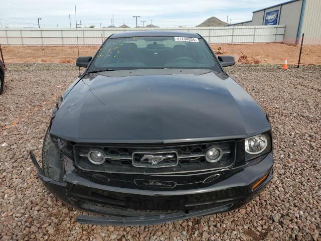 1ZVHT80N985116829 - 2008 FORD MUSTANG BLACK photo 5