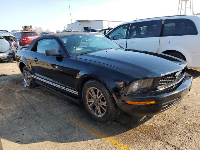 1ZVHT84N555223642 - 2005 FORD MUSTANG BLACK photo 4