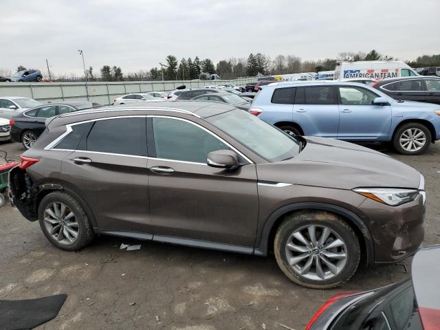 3PCAJ5M33KF137151 - 2019 INFINITI QX50 LUXE ESSENTIAL BROWN photo 4