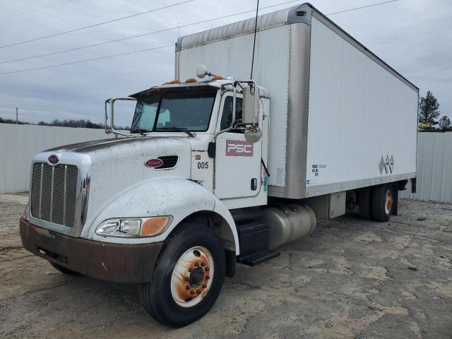 2NPLHN7X6AM106990 - 2010 PETERBILT 335 WHITE photo 2