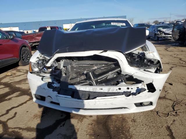 2C3CDXDT0EH320411 - 2014 DODGE CHARGER R/T WHITE photo 5