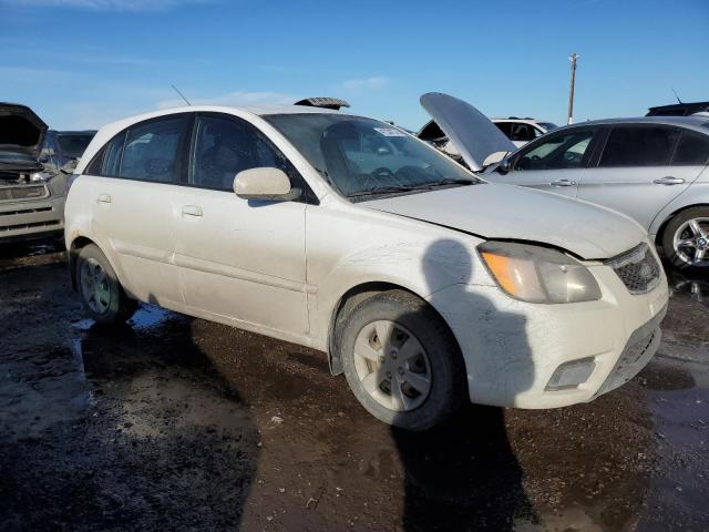 KNADH5B3XA6706628 - 2010 KIA RIO LX WHITE photo 4