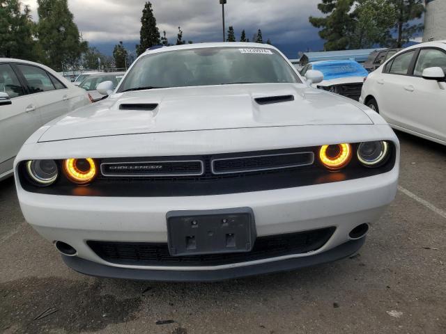 2C3CDZAG4KH670073 - 2019 DODGE CHALLENGER SXT WHITE photo 5