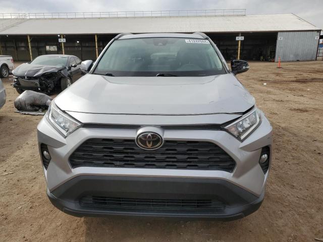 2T3W1RFV4MC100202 - 2021 TOYOTA RAV4 XLE SILVER photo 5