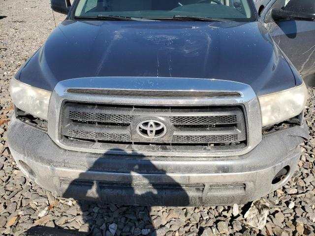 5TFDY5F17AX144483 - 2010 TOYOTA TUNDRA CREWMAX SR5 GRAY photo 11