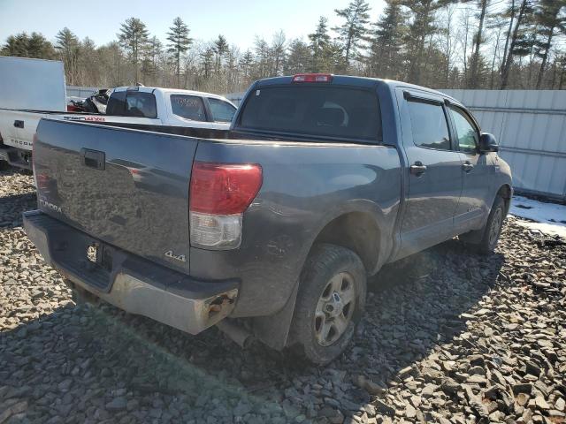 5TFDY5F17AX144483 - 2010 TOYOTA TUNDRA CREWMAX SR5 GRAY photo 3