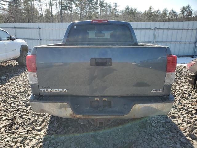 5TFDY5F17AX144483 - 2010 TOYOTA TUNDRA CREWMAX SR5 GRAY photo 6