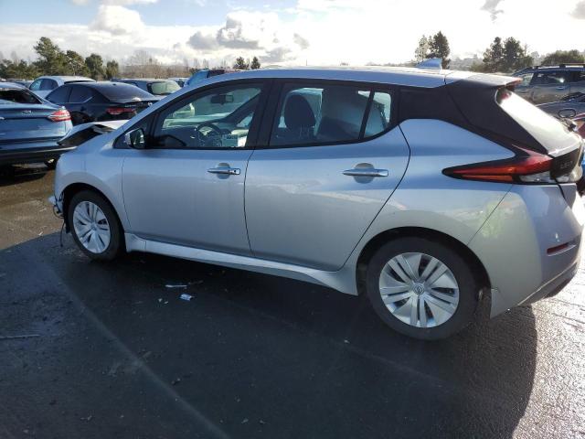 1N4AZ1BV2PC557404 - 2023 NISSAN LEAF S SILVER photo 2