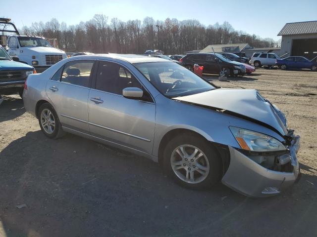 1HGCM56897A137066 - 2007 HONDA ACCORD EX SILVER photo 4