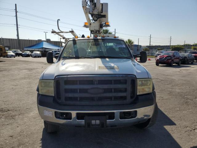 1FDXF46PX6ED40658 - 2006 FORD F450 SUPER DUTY WHITE photo 5