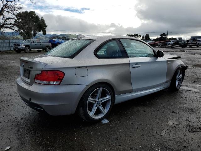 WBAUC73528VF23737 - 2008 BMW 135 I SILVER photo 3