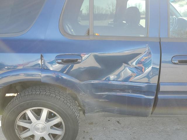 5GADT13S442311793 - 2004 BUICK RAINIER CXL BLUE photo 10