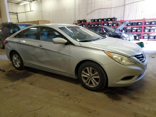 5NPEB4AC5DH694483 - 2013 HYUNDAI SONATA GLS SILVER photo 4