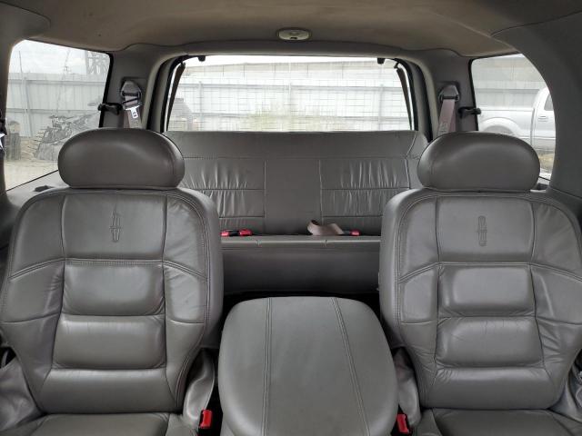 5LMFU28A9YLJ25444 - 2000 LINCOLN NAVIGATOR შავი ფოტო 10
