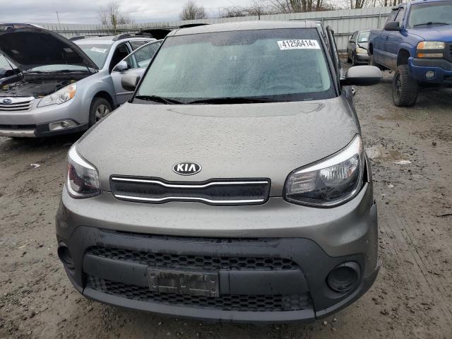 KNDJN2A21K7010158 - 2019 KIA SOUL GRAY photo 5