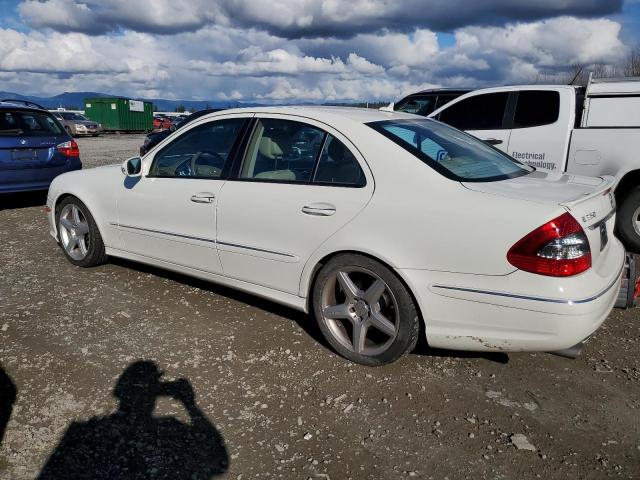 WDBUF56XX9B421595 - 2009 MERCEDES-BENZ E 350 WHITE photo 2