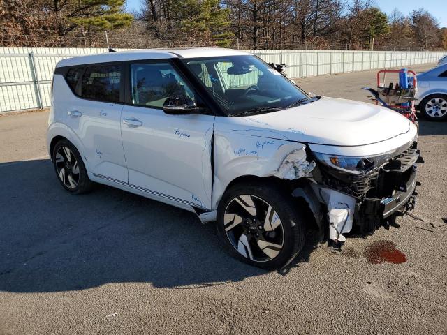 KNDJ53AU5P7841905 - 2023 KIA SOUL GT LINE WHITE photo 4