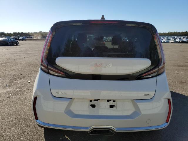 KNDJ53AU5P7841905 - 2023 KIA SOUL GT LINE WHITE photo 6