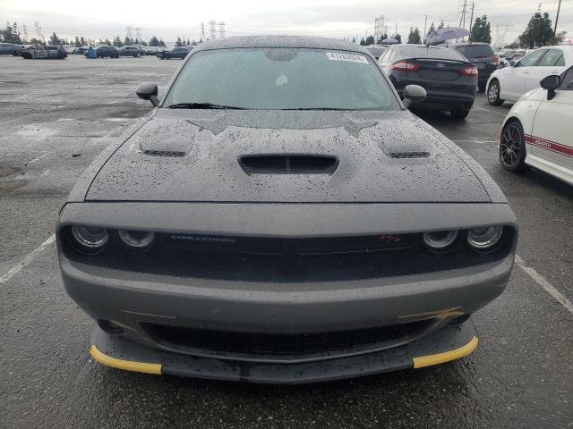 2C3CDZFJXJH235786 - 2018 DODGE CHALLENGER R/T 392 GRAY photo 5