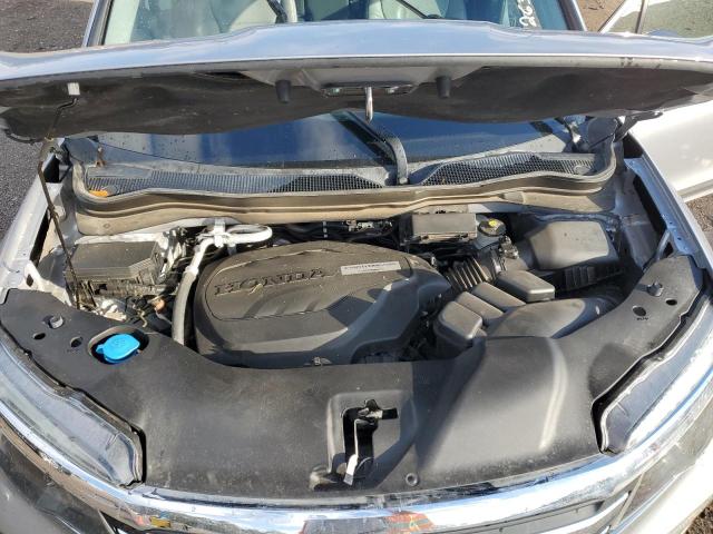 5FNYF6H50JB047343 - 2018 HONDA PILOT EXL SILVER photo 11