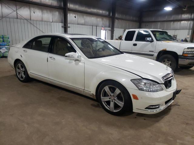 WDDNG8GB4AA314369 - 2010 MERCEDES-BENZ S 550 4MATIC WHITE photo 4