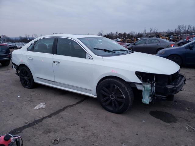 1VWGT7A37HC057553 - 2017 VOLKSWAGEN PASSAT SE WHITE photo 4