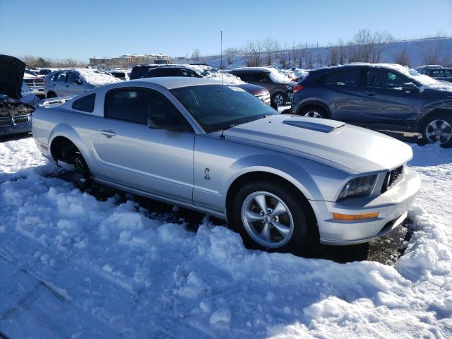 1ZVHT82H695131281 - 2009 FORD MUSTANG GT SILVER photo 4