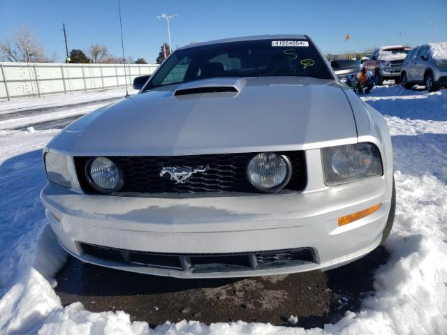 1ZVHT82H695131281 - 2009 FORD MUSTANG GT SILVER photo 5