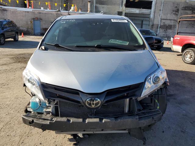 5TDZZ3DC8LS083763 - 2020 TOYOTA SIENNA L SILVER photo 5