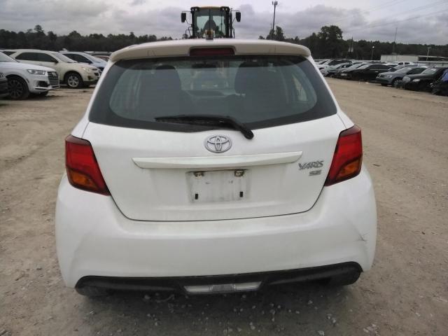 VNKKTUD31FA054963 - 2015 TOYOTA YARIS WHITE photo 6