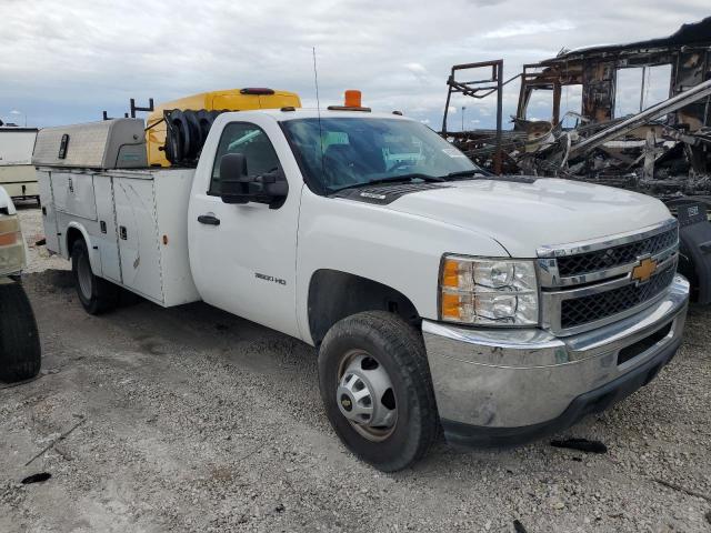 1GB3CZCG0DF162638 - 2013 CHEVROLET silverado C3500 WHITE photo 4