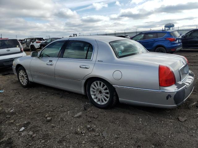 1LNHM81W63Y648226 - 2003 LINCOLN TOWN CAR EXECUTIVE TAN photo 2