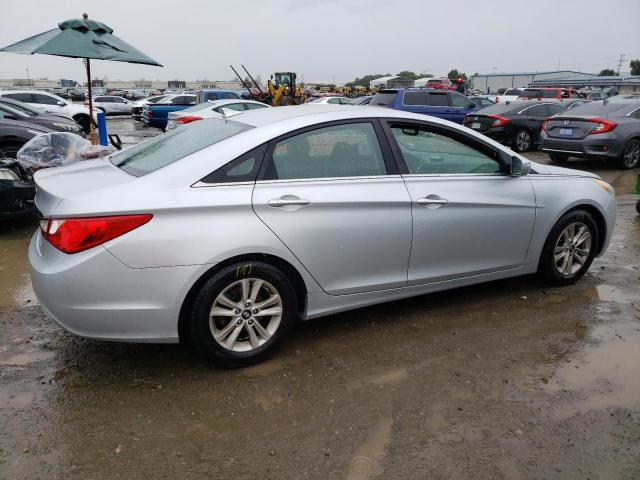 5NPEB4AC7DH713227 - 2013 HYUNDAI SONATA GLS SILVER photo 3