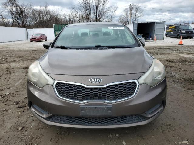 KNAFX4A69E5138384 - 2014 KIA FORTE LX BROWN photo 5