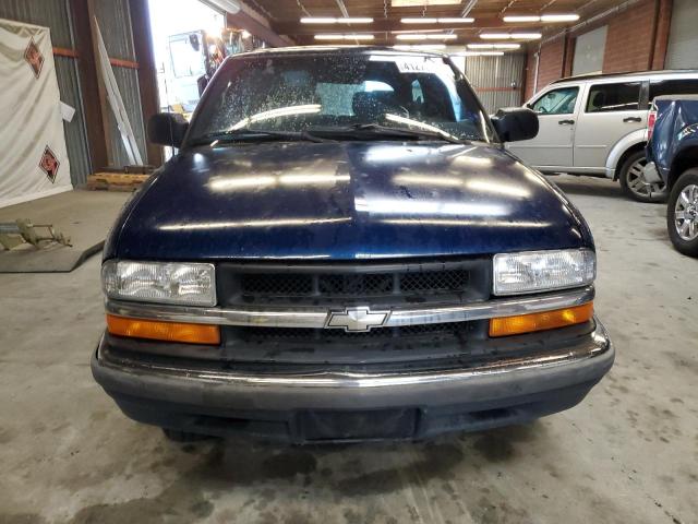 1GNCS18W01K182222 - 2001 CHEVROLET BLAZER BLUE photo 5