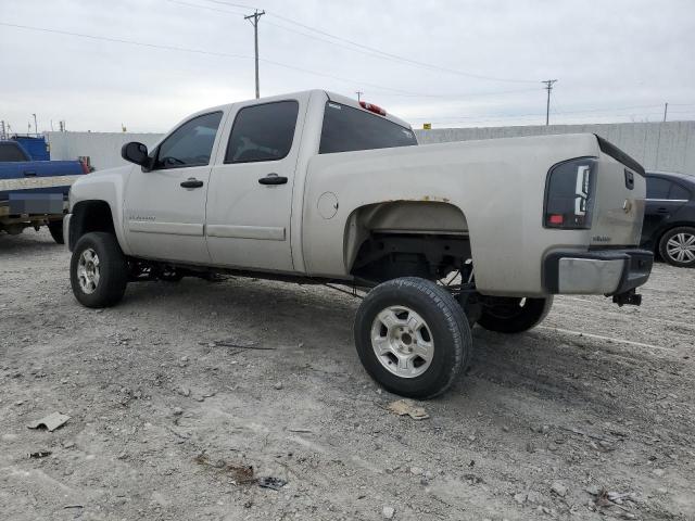 2GCEC13C971606209 - 2007 CHEVROLET SILVERADO C1500 CREW CAB SILVER photo 2